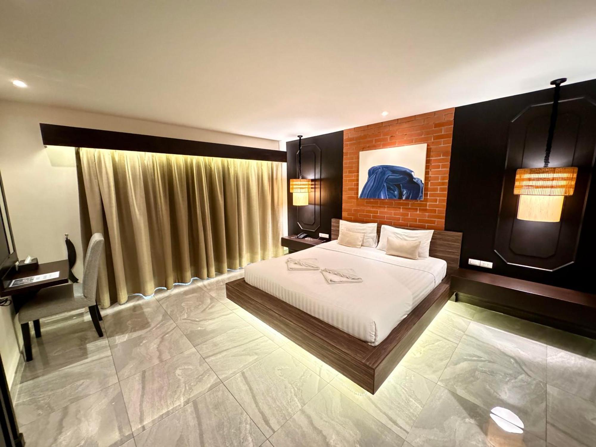 De Coze Hotel Patong Экстерьер фото