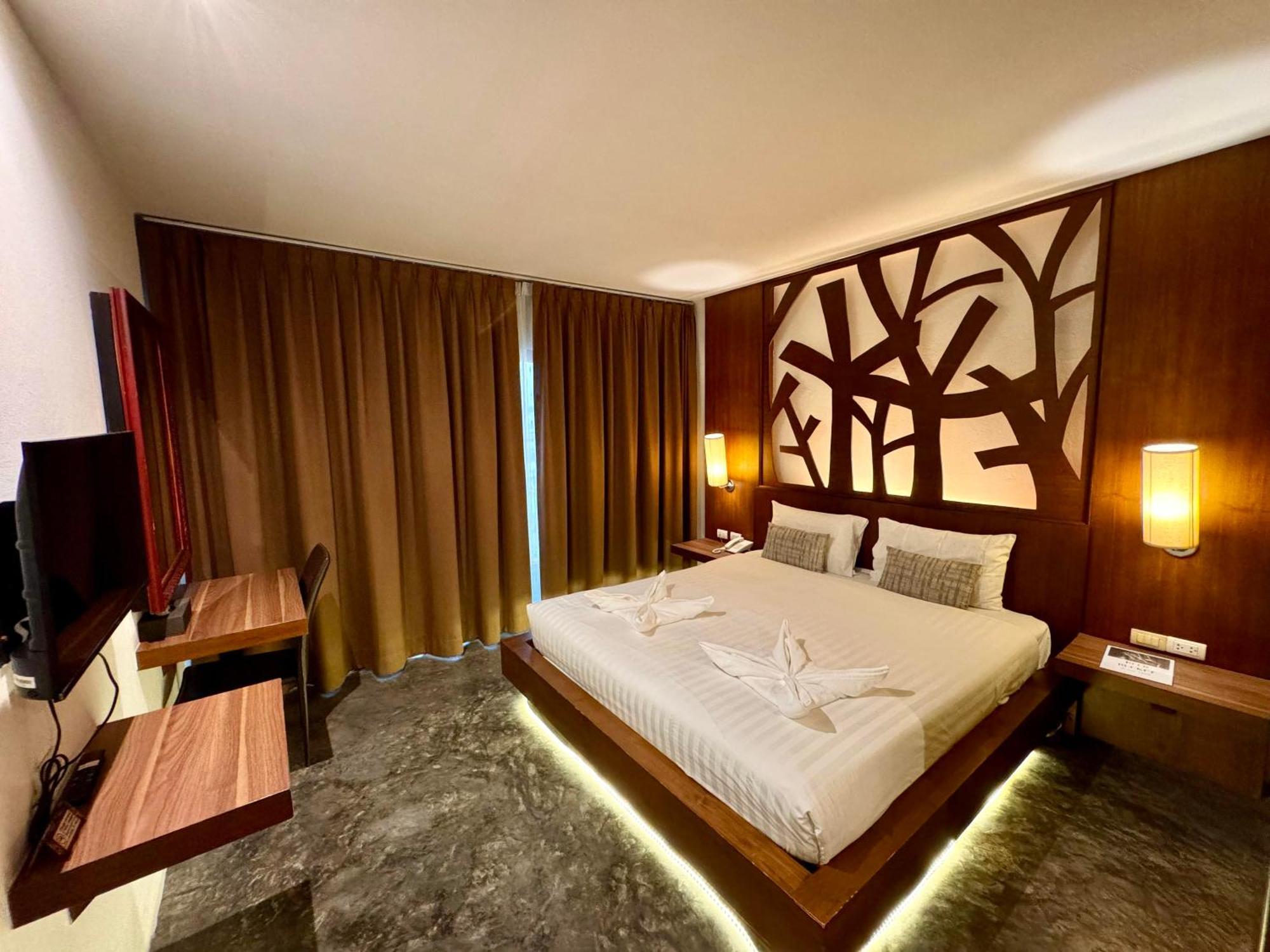De Coze Hotel Patong Экстерьер фото