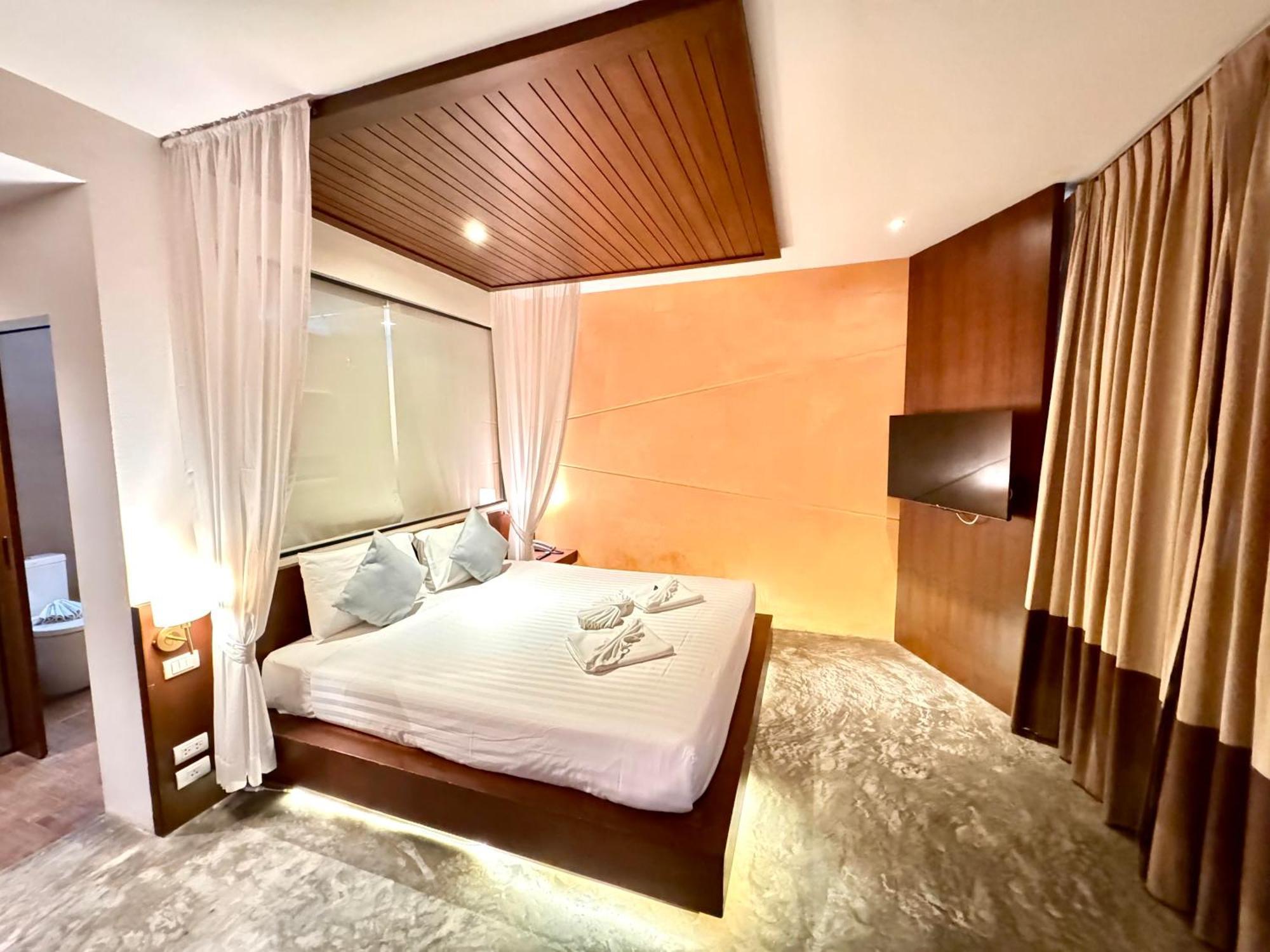 De Coze Hotel Patong Экстерьер фото