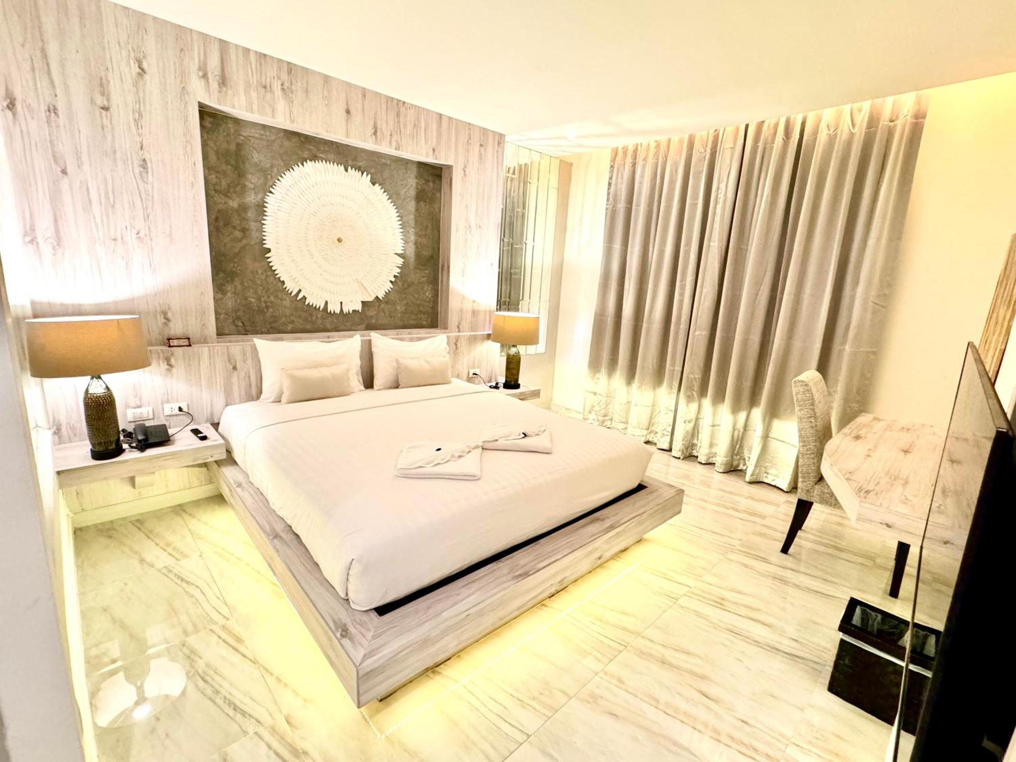 De Coze Hotel Patong Экстерьер фото
