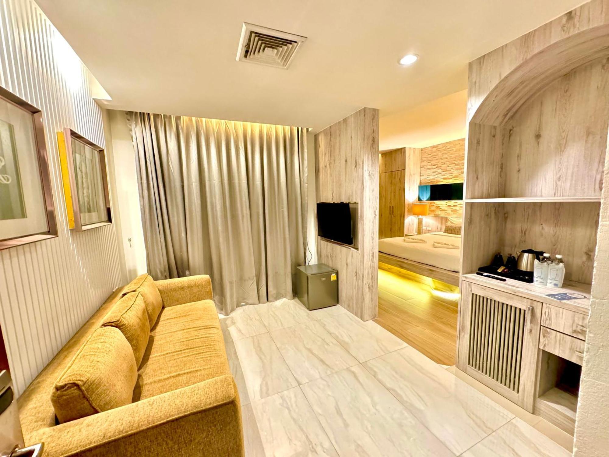 De Coze Hotel Patong Экстерьер фото